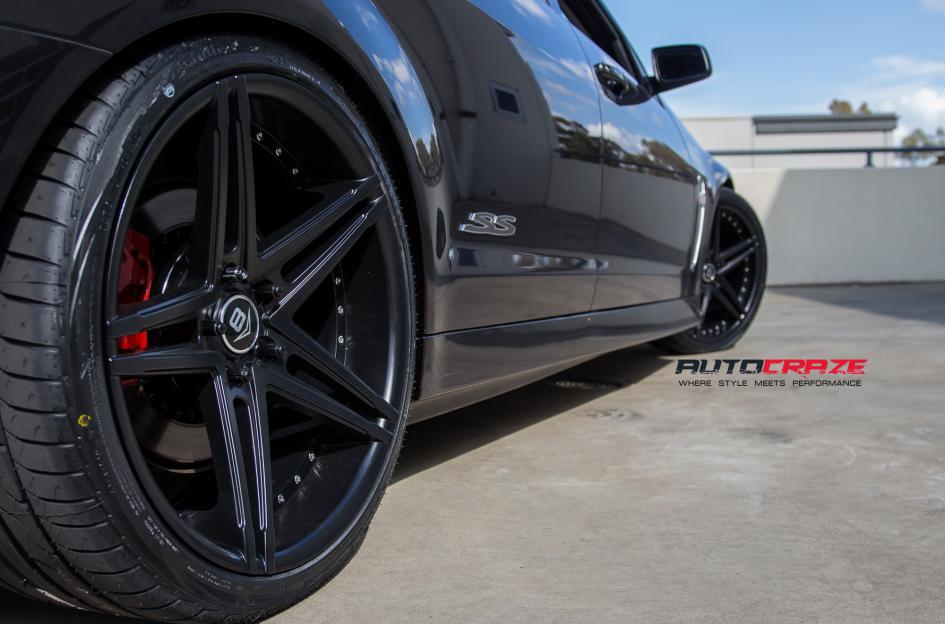 HOLDEN-COMMODORE-DICTATOR-MATTE-BLACK
